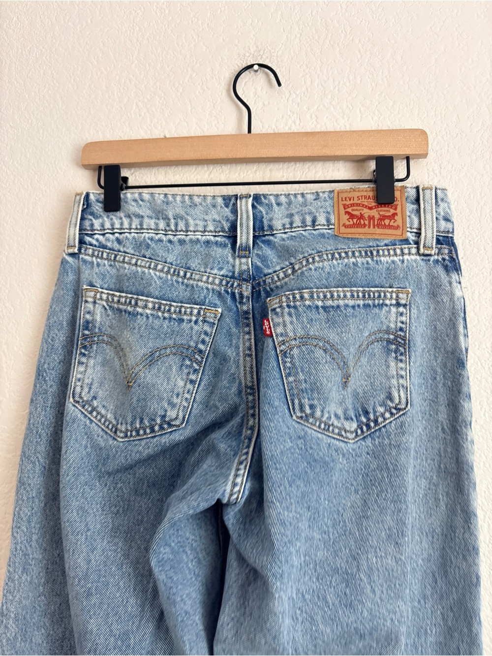 Levi’s Superlow 90s Jeans - Picture 6 of 9